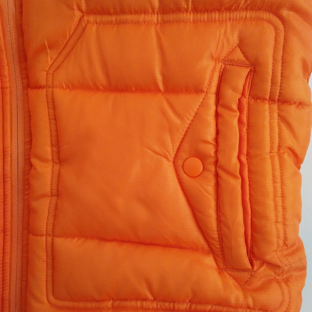 Vertical '9 Bright Puffer Vest - Picture 4 of 10